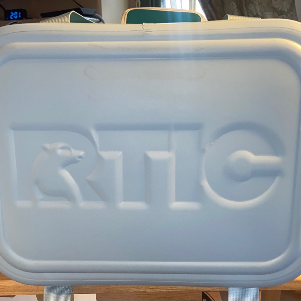 RTIC Teal and Light Blue 30 can Soft Pack Cooler - Picture 5 of 5